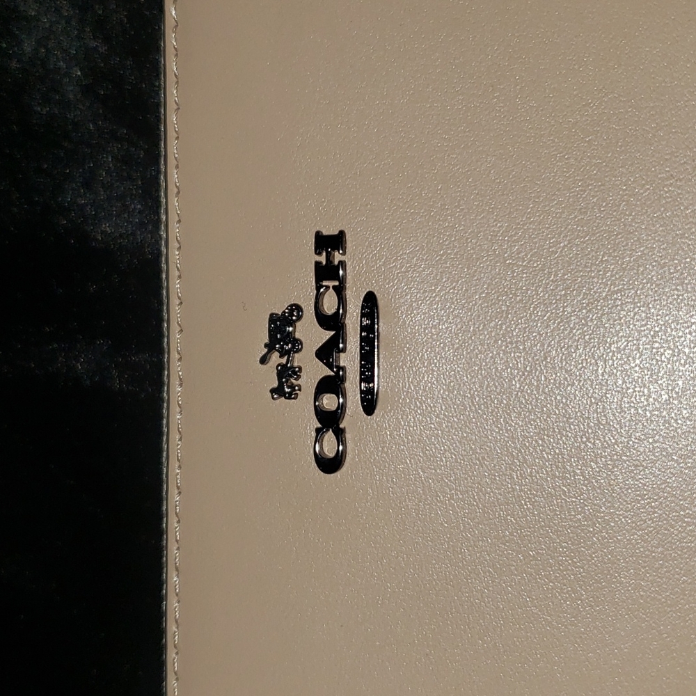 NEW Coach Wallet - Picture 2 of 7